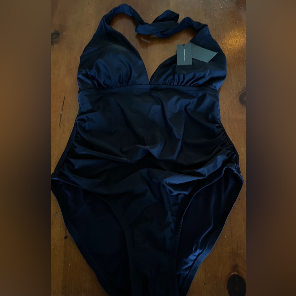 NWT Tommy Hilfiger Black Slimming Swimsuit Sz18 Removable Cups 50+SPF Stretch
